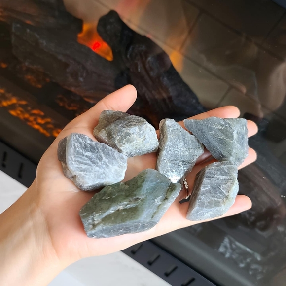 Natural Raw Labradorite crystals ๐ฎโจ - Picture 4 of 4